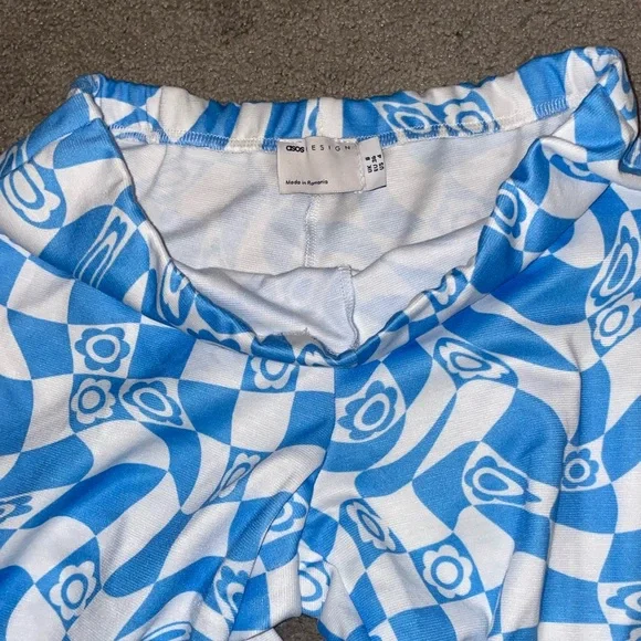 Patterned Set - Picture 2 of 6